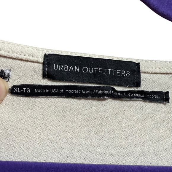 Urban Outfitters V-neck slleveless boxy fit cropped blouse - women's XL - Picture 2 of 3